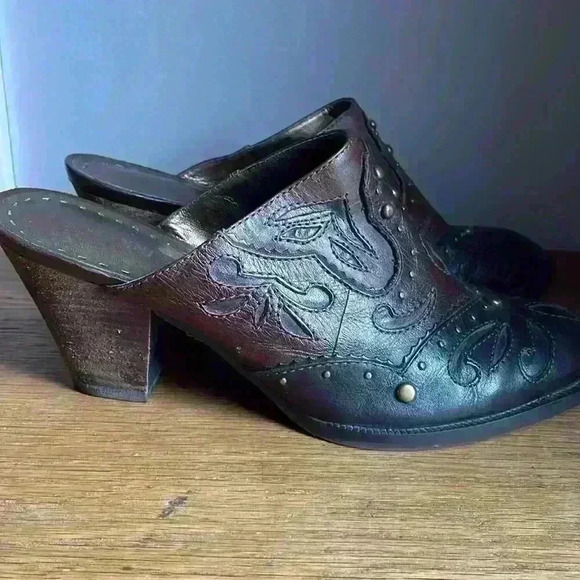 Gianni Bini Western Style Clogs/Shoes - Picture 4 of 10